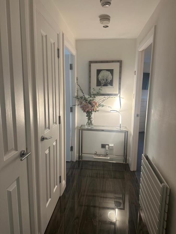 Luxury Apartment Belfast City Centre Overlooking Custom House Sqaure Buitenkant foto